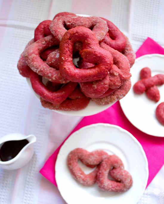 ขนมสีหวานๆ สำหรับคู่รัก ในวันวาเลนไทน์