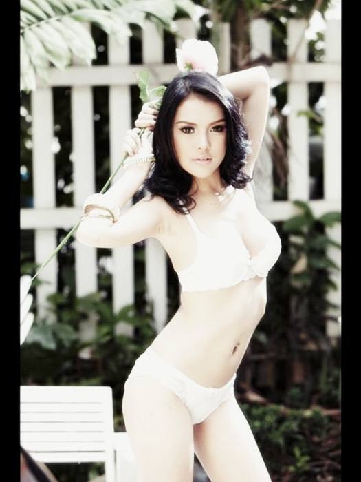 เซ็กส์ซี่ ขาวใส