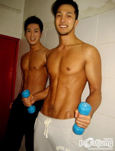 หนุ่มกล้ามท้องสวย (๑)