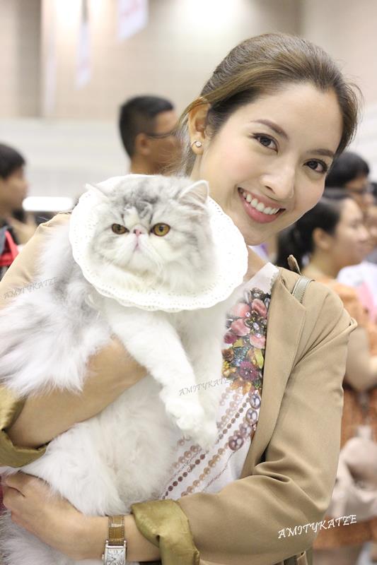 แอฟ ทักษอร กับเจ้าเหมียวสุดน่ารัก
