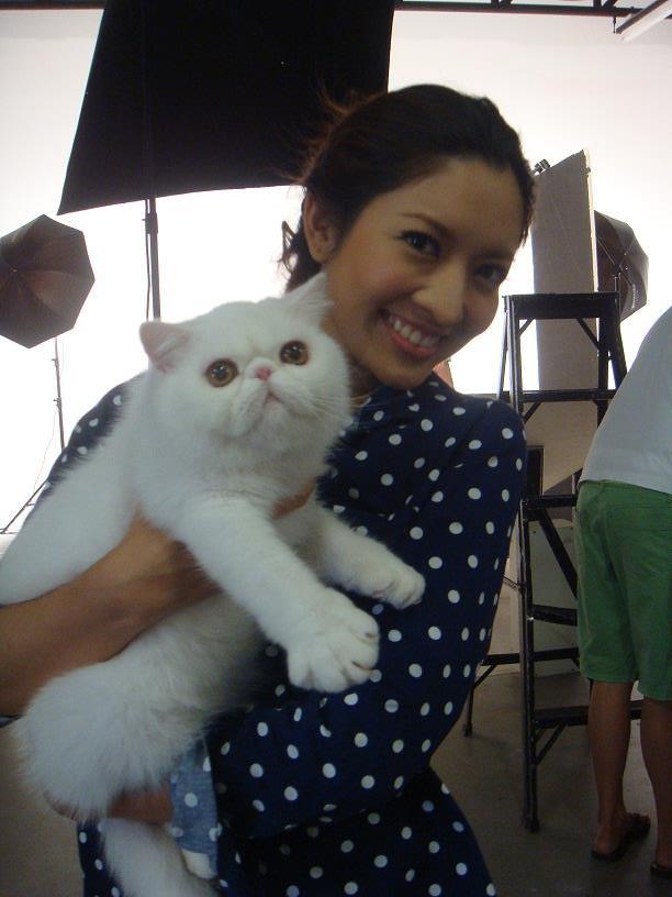 แอฟ ทักษอร กับเจ้าเหมียวสุดน่ารัก
