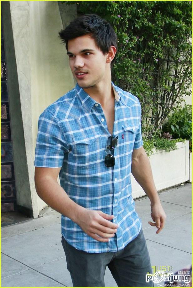Taylor..หุ่นเท่โคตรๆ