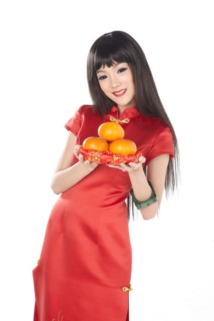 พลอย-แพร แท็คทีมสวยในชุดกี่เพ้าต้อนรับตรุษจีน