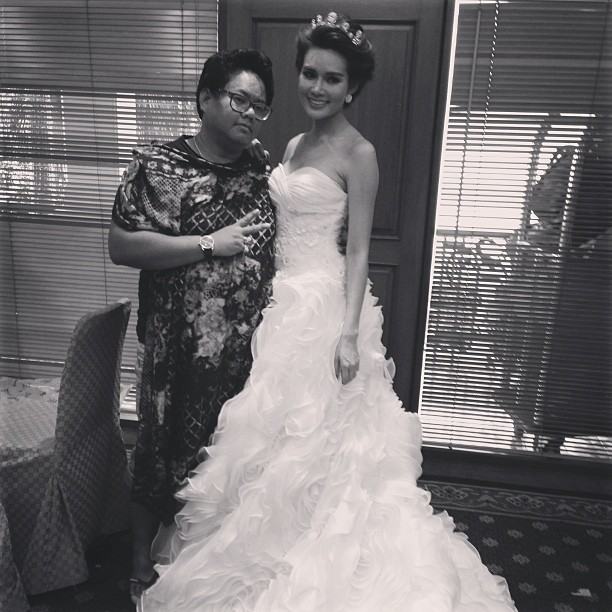 ญาญ่าญิ๋ง กับชุดแต่งงาน หวานหยดย้อย จาก Finale Wedding Magazine