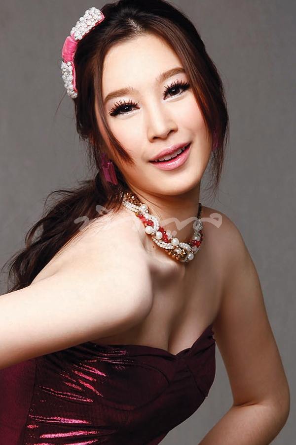 ฉัตร ปริยฉัตร นางเอกช่อง 7 สี ^_^
