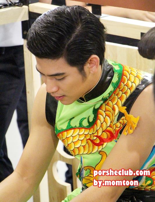 พอร์ช ศรัณย์ งานตรุษจีน เดินแบบ @ ห้างธัญญะ ถ.ศรีนครินทร์