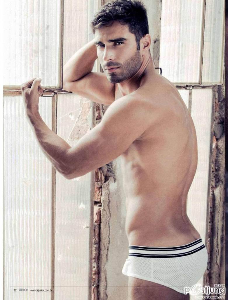 Rodiney Santiago @ Revista Junior # 48 February 2013