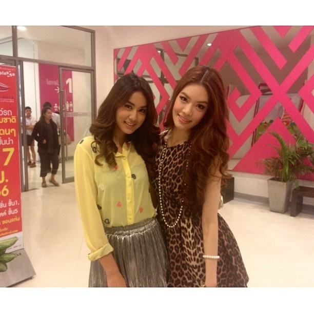 เกรซ & มะนาว วันนี้ 13/02/2013 งาน Thailand Motor Festival 2013 @ Central Plaza Khonkaen