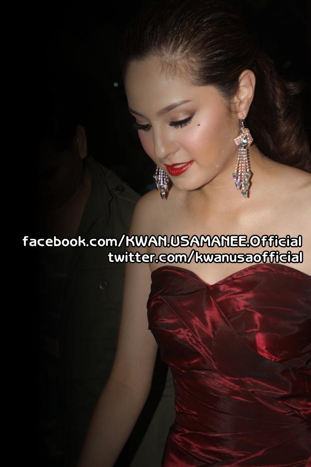 ขวัญ อุษามณี งาน top award สวยสง่ามาก