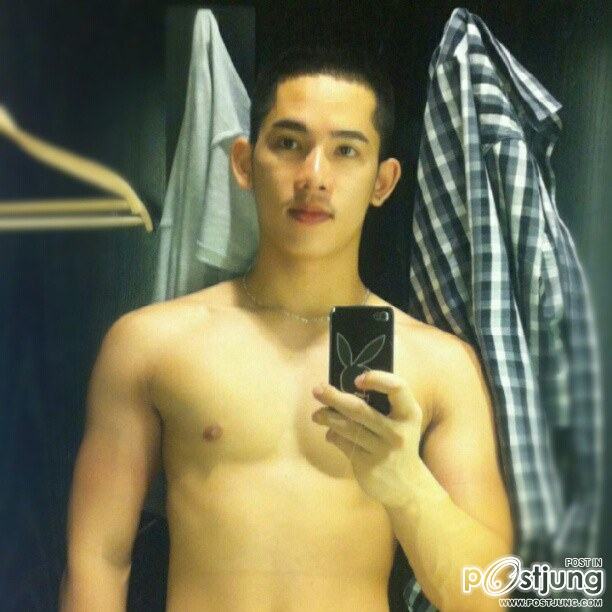 หนุ่มรุ่นใหม่สุขภาพดี หุ่นเป๊ะ