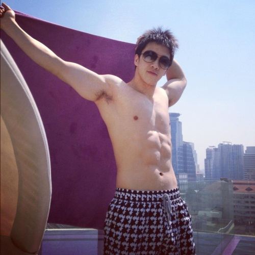 ชาย + ชาย ก็น่ารักดีนะคะ ^_^