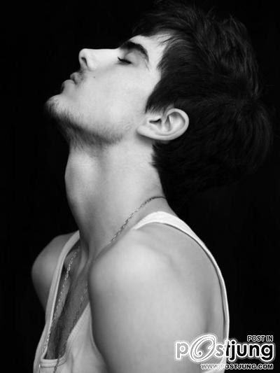 วัยรุ่นฝรั่งหล่อกล้ามสวย ๑