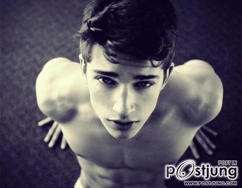 วัยรุ่นฝรั่งหล่อกล้ามสวย ๑