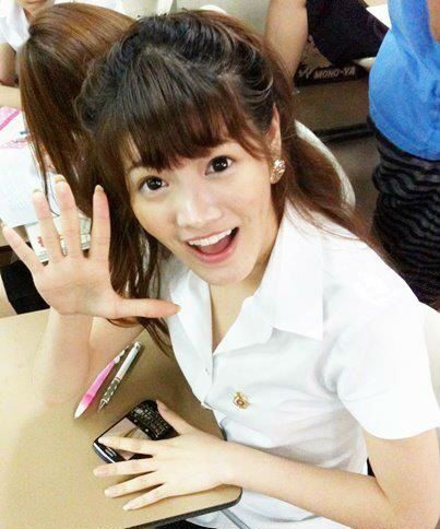 น่ารวั๊กอ่ะ'แกรนด์ เดอะสตาร์' ในชุดนักศึกษา
