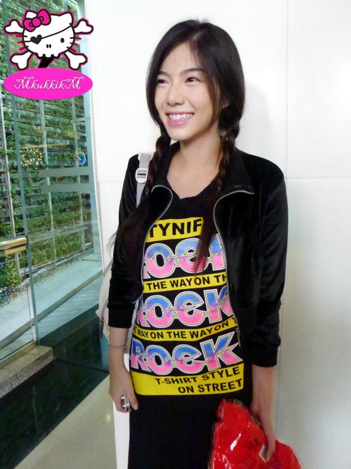 สาวน้อยขาวโอโม่   "เฟรม เดอะสตาร์ 8"