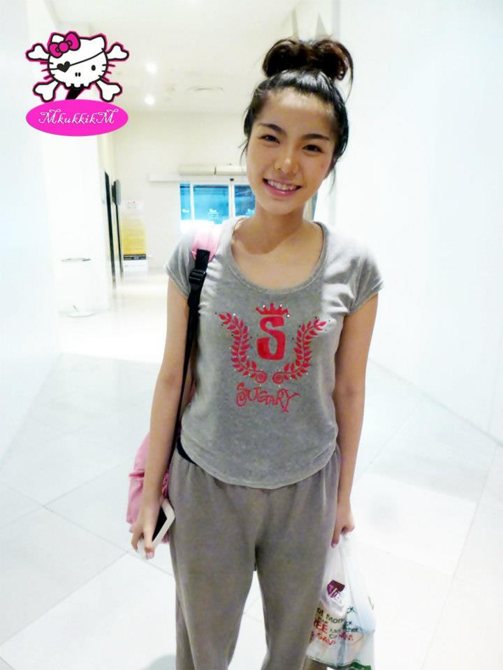 สาวน้อยขาวโอโม่   "เฟรม เดอะสตาร์ 8"