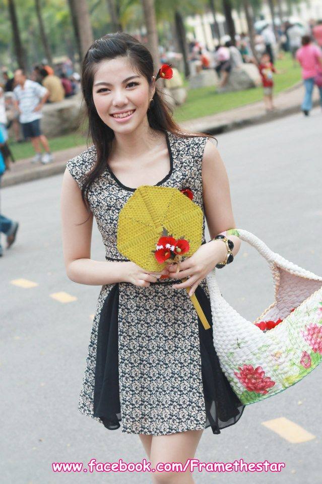 สาวน้อยขาวโอโม่   "เฟรม เดอะสตาร์ 8"