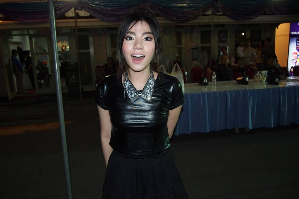 สาวน้อยขาวโอโม่   "เฟรม เดอะสตาร์ 8"