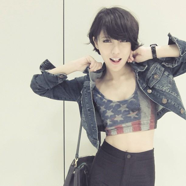 แอปเปิ้ล สีสะเหงี่ยน ไฮโซสาวลาว น่ารักซะ