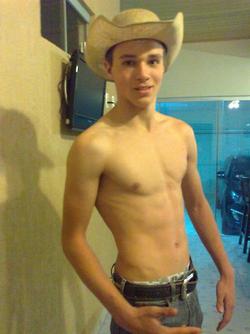 หล่อมาคู่หุ่นดี
