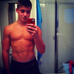 หล่อมาคู่หุ่นดี