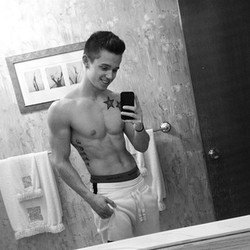 หล่อมาคู่หุ่นดี