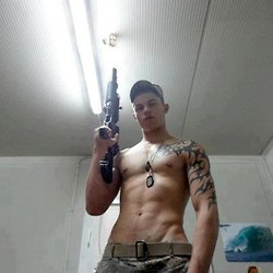 ฝรั่งกล้ามหล่อ