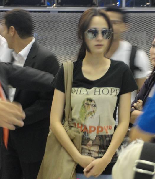 ขวัญ อุษามณี กับแว่นตาสุดเท่ห์