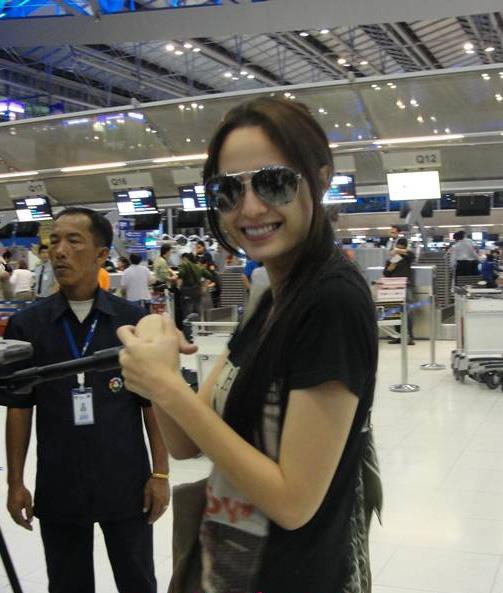 ขวัญ อุษามณี กับแว่นตาสุดเท่ห์