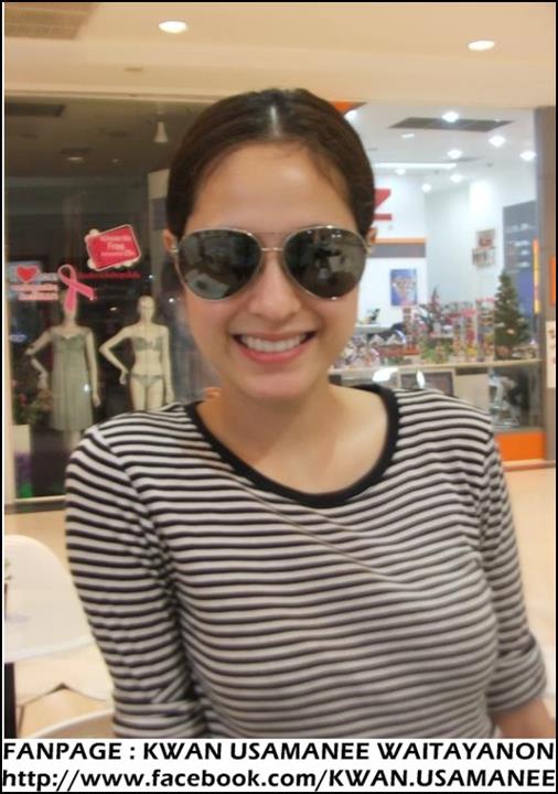 ขวัญ อุษามณี กับแว่นตาสุดเท่ห์