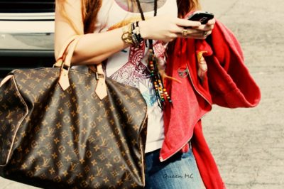กระเป๋าถือ สวยๆ