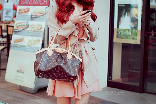 กระเป๋าถือ สวยๆ
