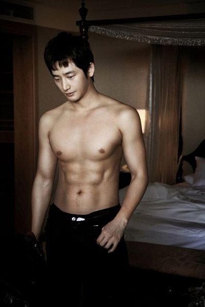 10 หนุ่มหล่อล่ำจากเกาหลีที่มาพร้อมซิกแพคขยี้ใจสาว ๆ