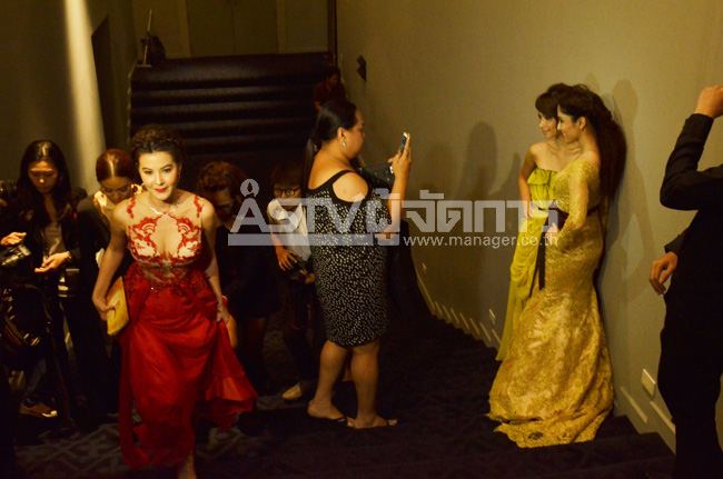 เอาแล้ว เหว๋ยยย ช็อตเด็ด! “ธัญญ่า” ป๊ะหน้า “พิ้งกี้” คางาน “คมชัดลึก อวอร์ด” แต่เชิ่ดใส่กัน
