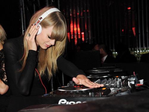 Taylor Swift @ After Party