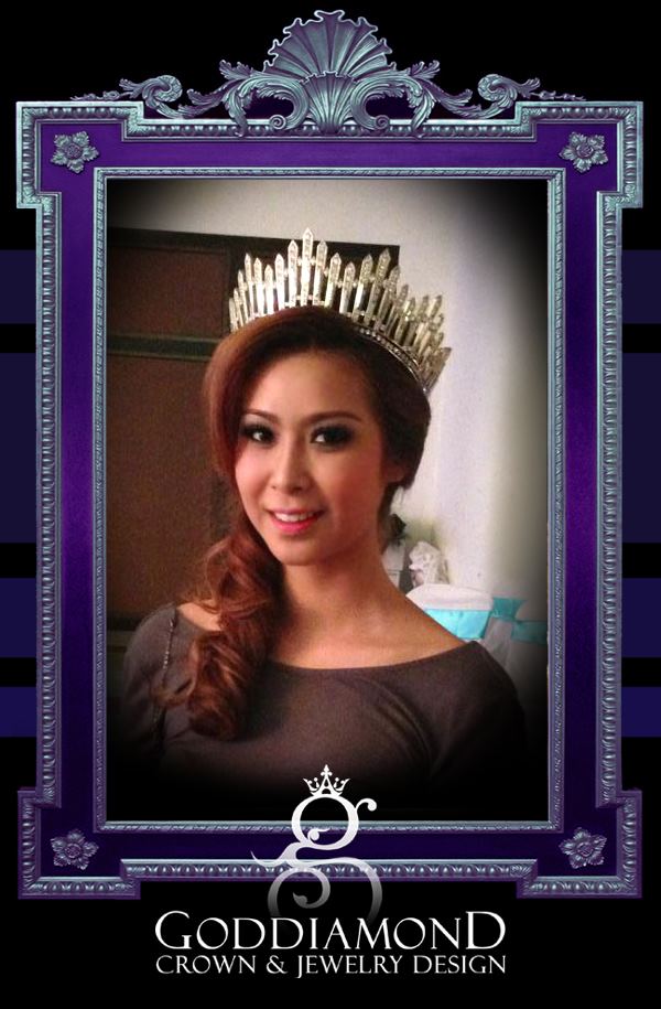 สาวงามกับมงกุฎทรงคุณค่าจาก GOD DIAMOND คุณค่าที่เธอคู่ควร