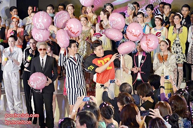พอร์ช ศรัณย์ @ งานเดินแบบงาน CENTRAL/ZEN THE SOUND OF BEAUTY