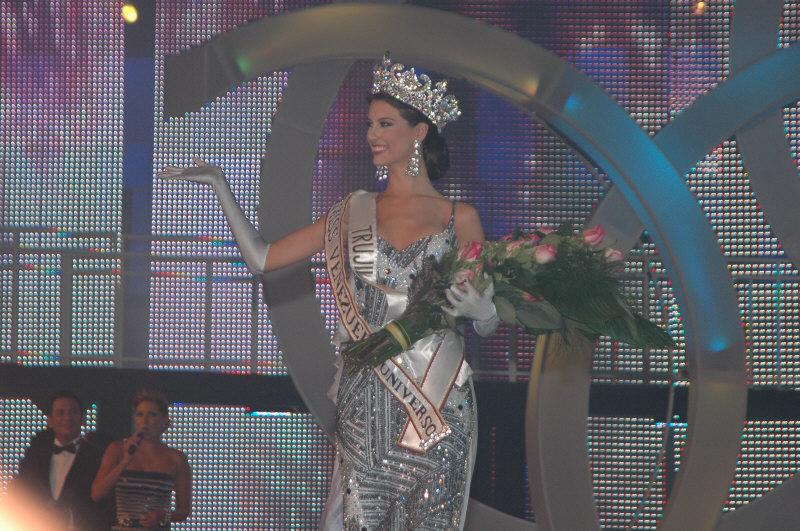 มงกุฎ Miss Venezuela งามสง่ามนต์ขลังไม่ซ้ำใคร