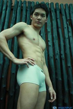 คนรักหนุ่มเซ็กซี่ 499