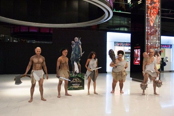 บอย ปกรณ์ กับ ขวัญ อุษามณี ในงานเปิดตัวภาพยนตร์ แจ๊คผู้สยบยักษ์  Jack the Giant Slayer