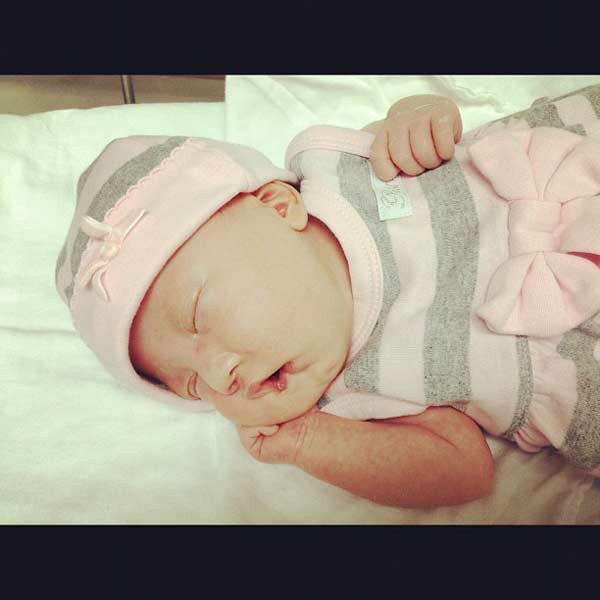 โอ๋ ภัคจีรา ดีใจ น้องแสนดี แข็งแรงแล้ว ปลื้มลูกสาวมีแฟนคลับ