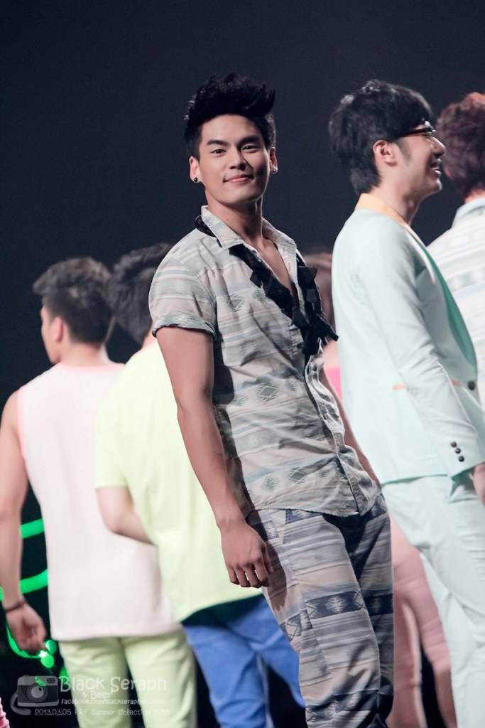 [Ts8] ฮั่น อิสริยะ เดินแบบงาน F&F Summer Collection 2013