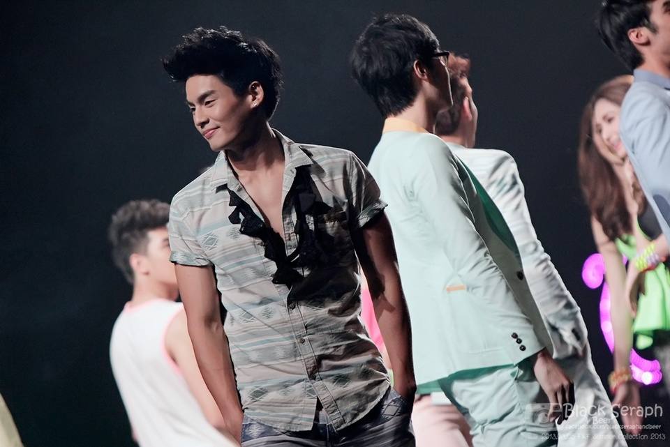 [Ts8] ฮั่น อิสริยะ เดินแบบงาน F&F Summer Collection 2013