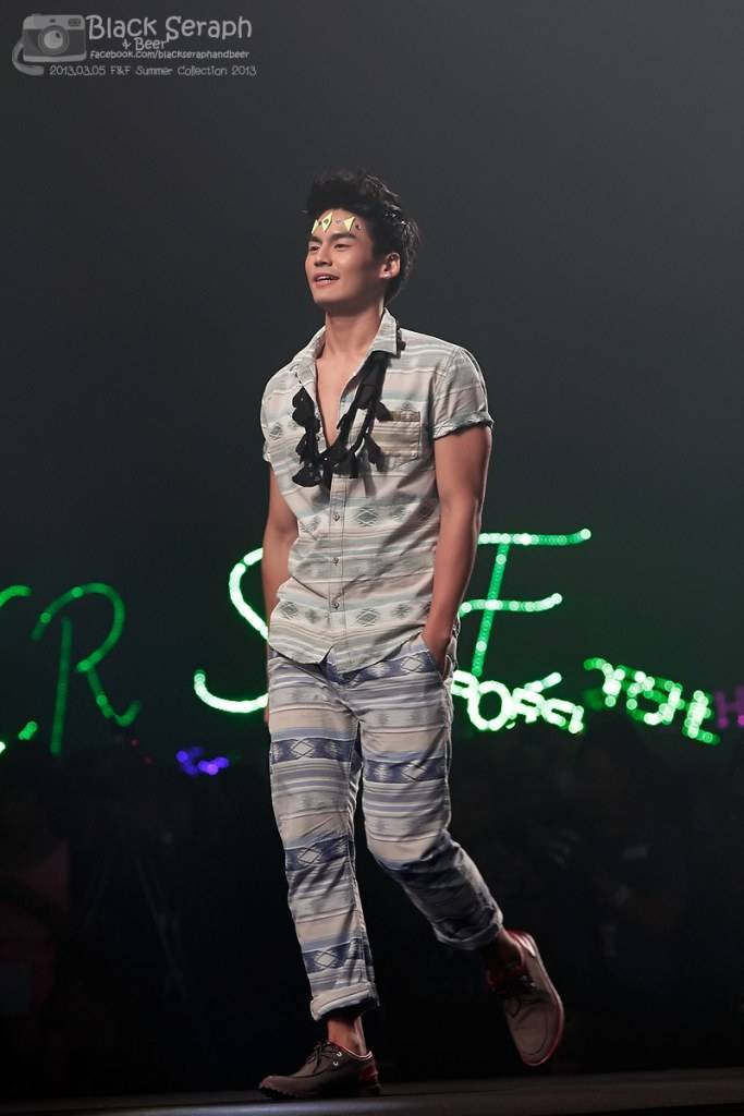 [Ts8] ฮั่น อิสริยะ เดินแบบงาน F&F Summer Collection 2013
