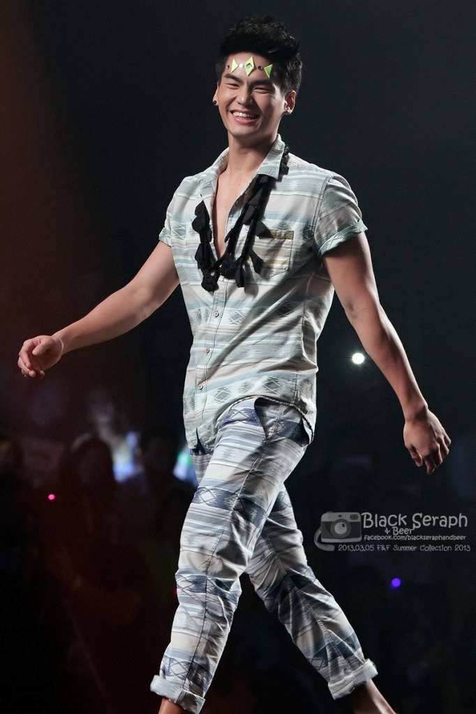 [Ts8] ฮั่น อิสริยะ เดินแบบงาน F&F Summer Collection 2013