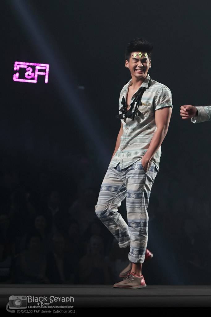 [Ts8] ฮั่น อิสริยะ เดินแบบงาน F&F Summer Collection 2013