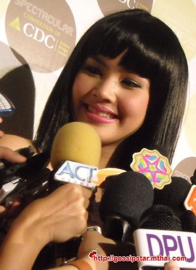 ญาญ่า อุรัสยา นักแสดงตัวแม่รุ่นเล็ก :P