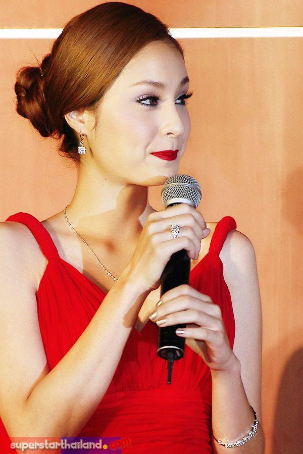 ขวัญ อุษามณี @ งานเปิดตัวสินค้า AVON