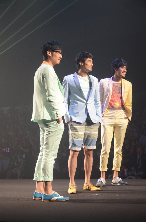ภาพจากงาน F&F summer collection 201