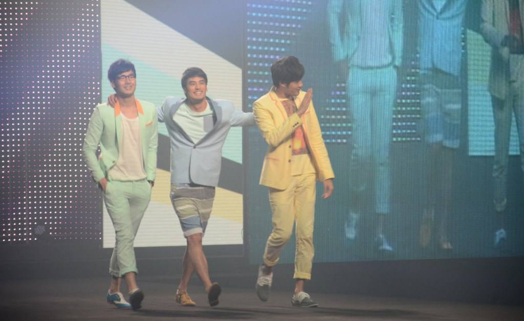 ภาพจากงาน F&F summer collection 201